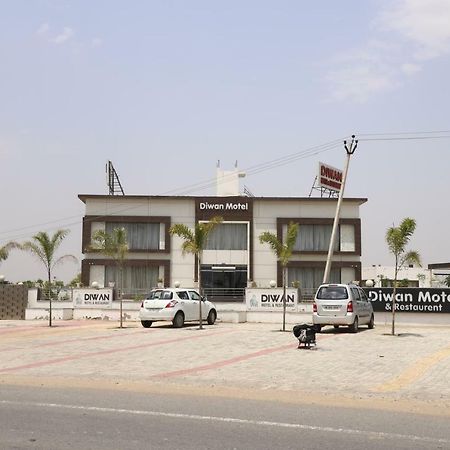 Diwan Hotel And Restaurant Surkhi エクステリア 写真