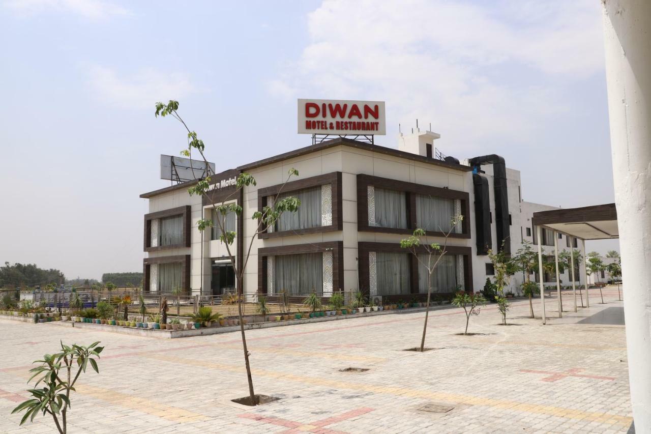 Diwan Hotel And Restaurant Surkhi エクステリア 写真