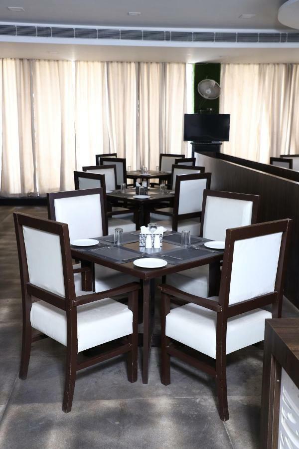 Diwan Hotel And Restaurant Surkhi エクステリア 写真